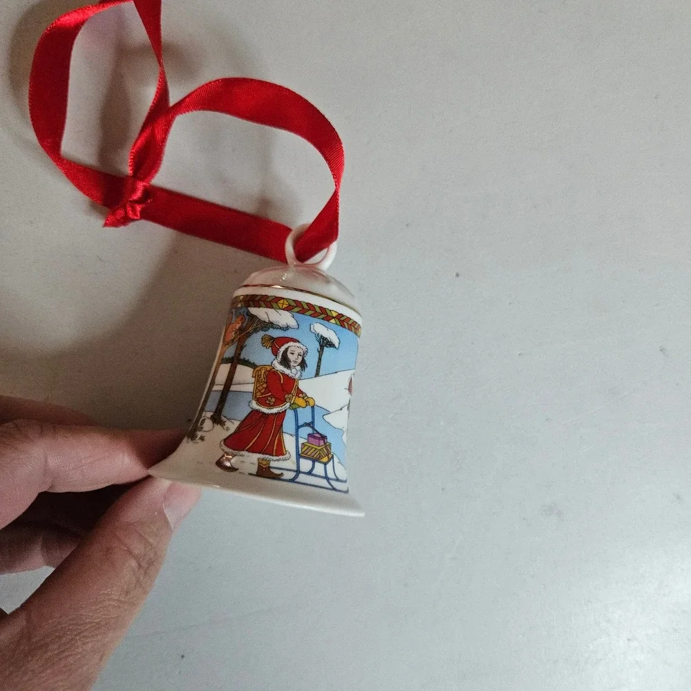 Hutschenreuther 2010 Christmas Bell Ole Winther Carpenter's Forest Ornament Box